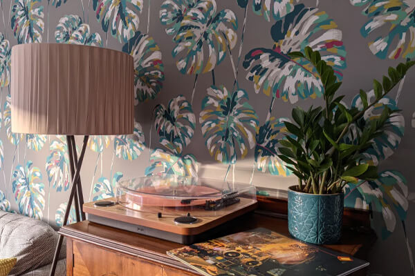 مقایسه کاغذ دیواری و رنگ روغنی از نظر فاکتور های مهم